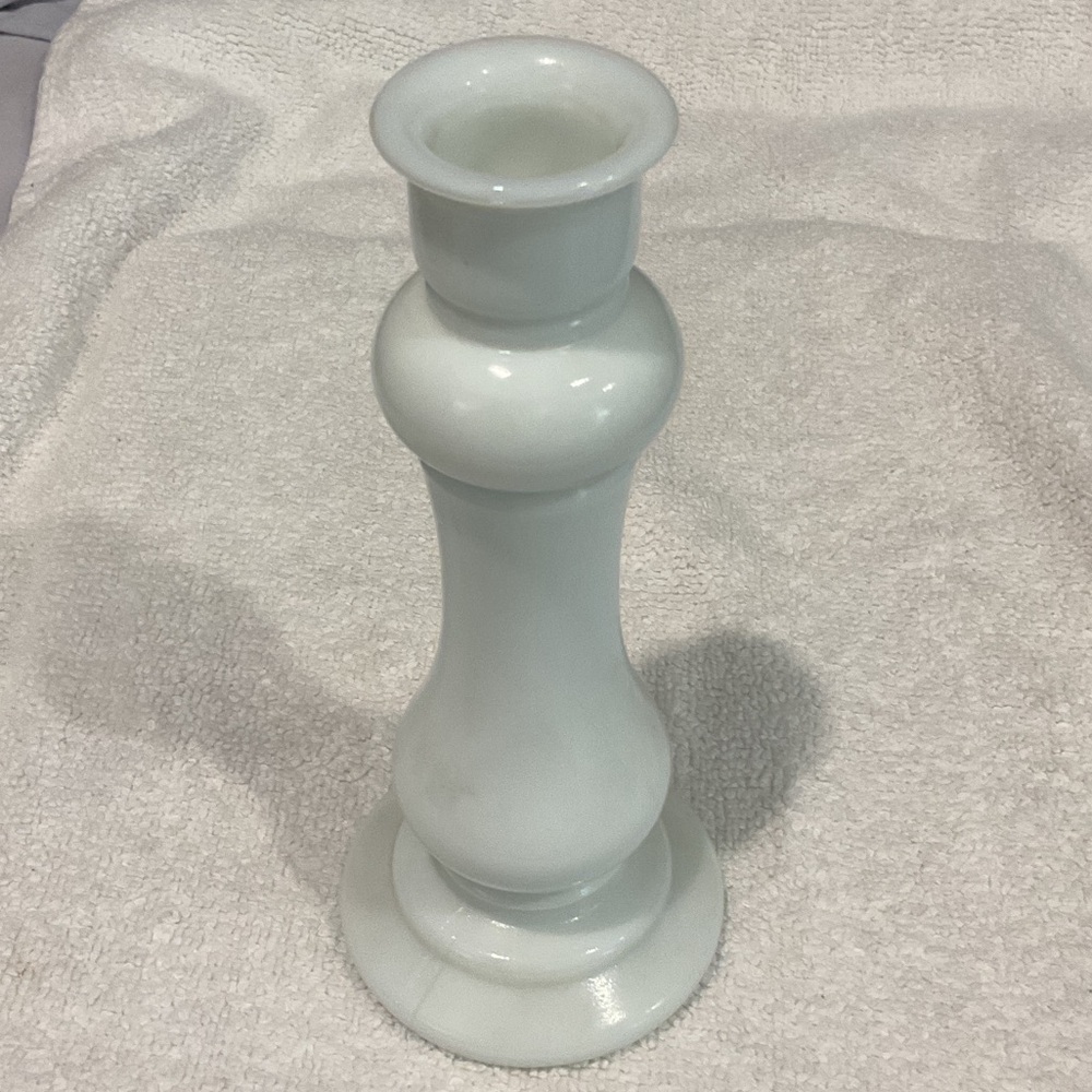 Chic White Ceramic Candle Holder